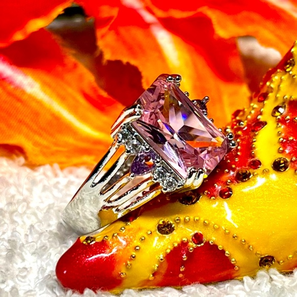 💕💍Pink purple and silver rectangle and split band style ring